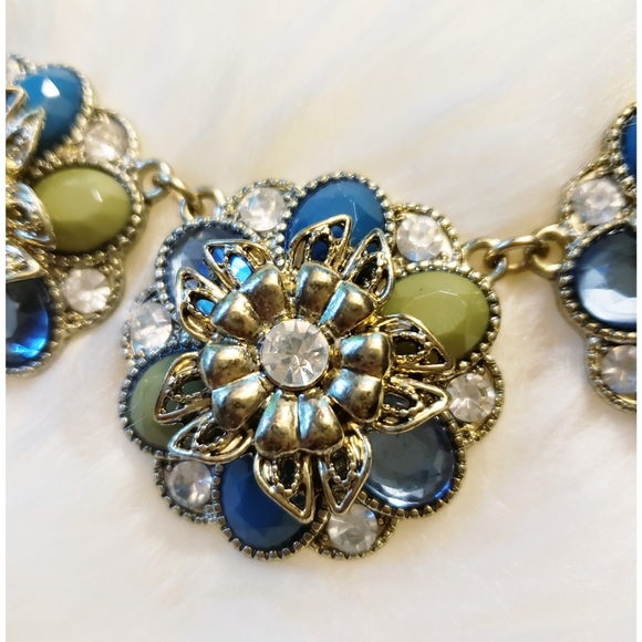 Floral Statement Necklace - Picture 3 of 5